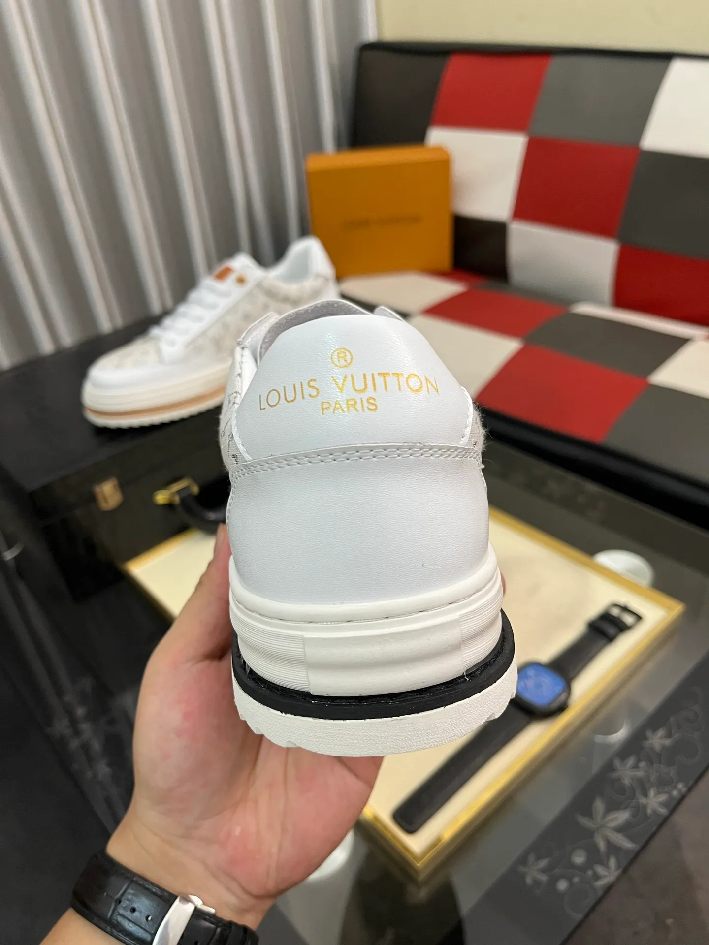 Men's Men's Shoes 💰420⌚️⌚️LV Louis Vuitton. The latest trendy casual shoes are popular in physical stores in sizes 38-44. New spring and summer comfortable imported custom original cowhide, unique jacquard fabric element design. Paired with sheepskin lining, Lv original base, [sun][sun] high-end packaging and high quality💪Details determine quality, you can enter and leave the counter at will, welcome to compare